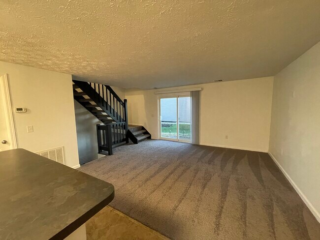 Building Photo - 2133 Chapel Dr