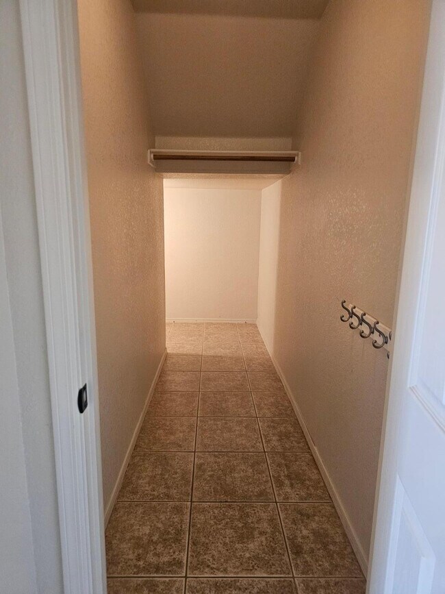 Foto del edificio - 900 Estancia Dr