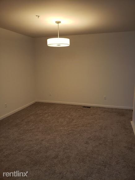 Building Photo - 2 br, 1.5 bath  - 1877 Lindsay Ln