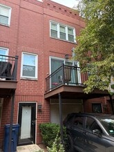 Building Photo - 2809 N Wolcott Ave