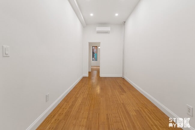 Foto del edificio - 102 N 7th St