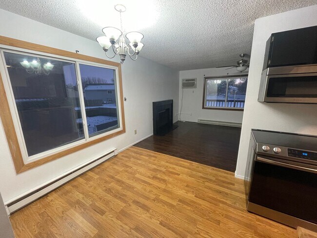 Building Photo - 3 Bed Town Home in West Fargo - MOVE IN IN...