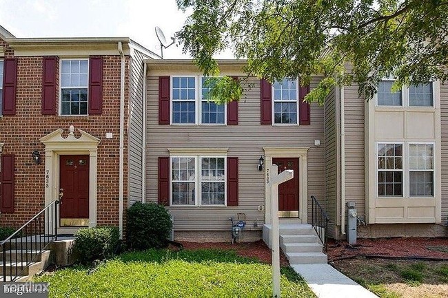 3 br, 3.5 bath Townhome - 7633 Fairbrook Road - Townhouse for Rent in