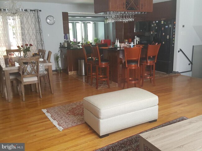 Foto del edificio - 8608 Bradmoor Dr