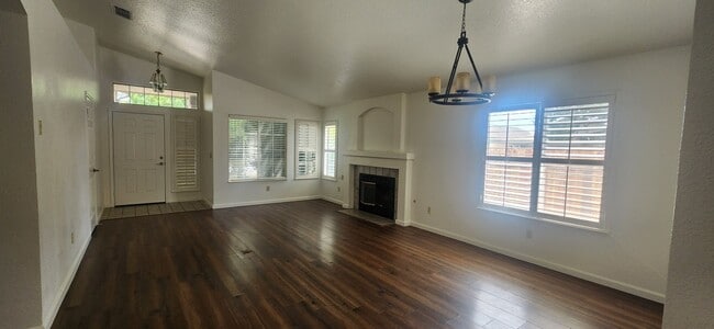 Building Photo - 6415 Canyon Creek Way