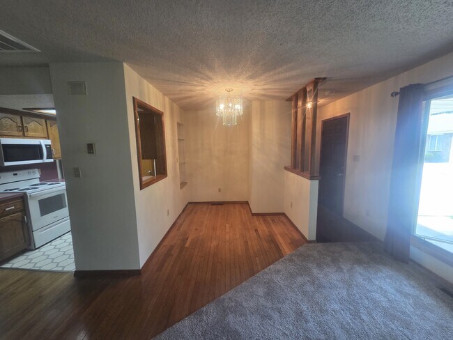 Foto del edificio - 2065 S Kentwood Ave