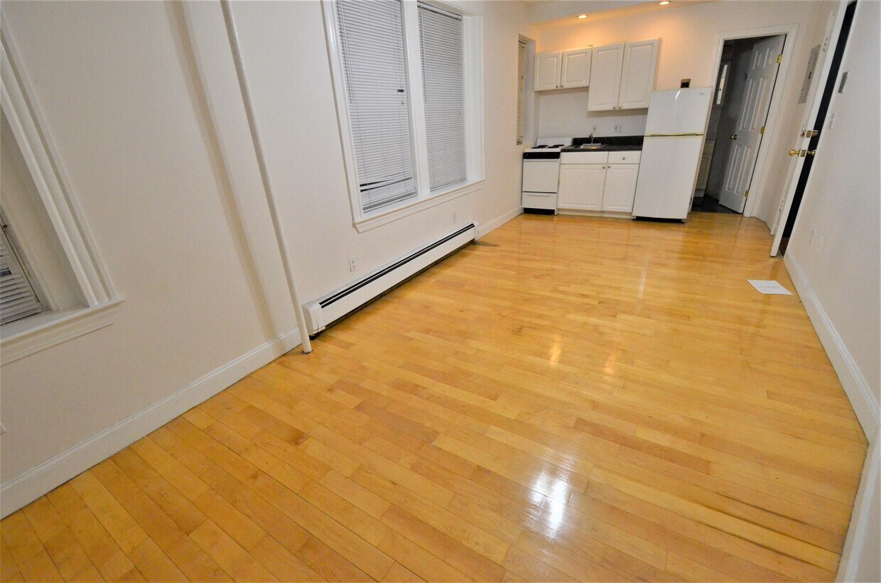 Primary Photo - 45 Symphony Rd