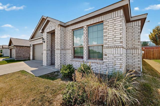 Building Photo - 1903 Dahlia Way