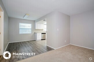 Building Photo - 1005 Park Dr