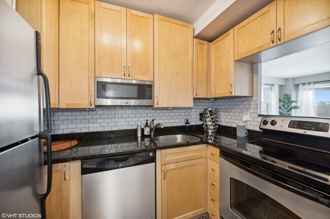 Foto del edificio - 3309 N Sheridan Rd