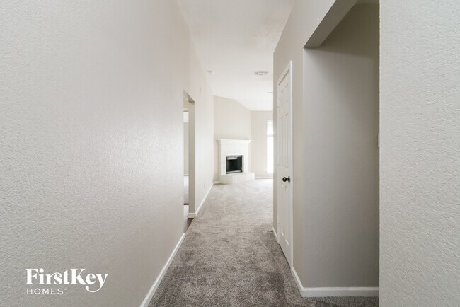 Building Photo - 7105 Harris Meadows Dr