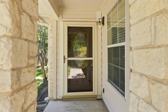 Foto del edificio - 1310 Brighton Bend Ln