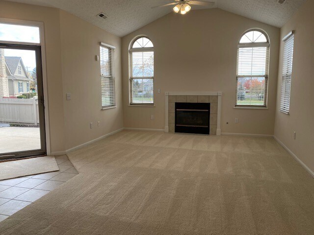 Living Room - 1347 Cascade Dr