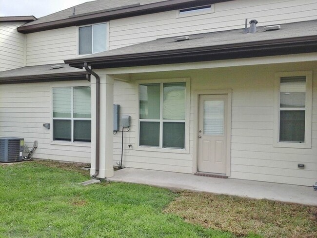 Foto del edificio - 9711 Floria Ct