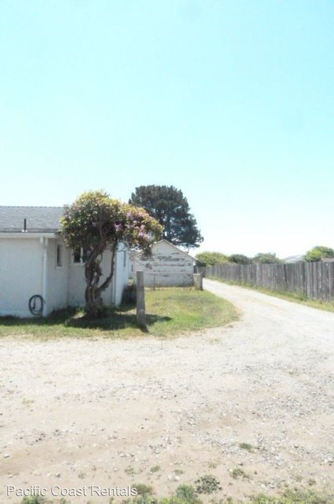 Building Photo - 2 br, 1 bath House - 689 School Rd