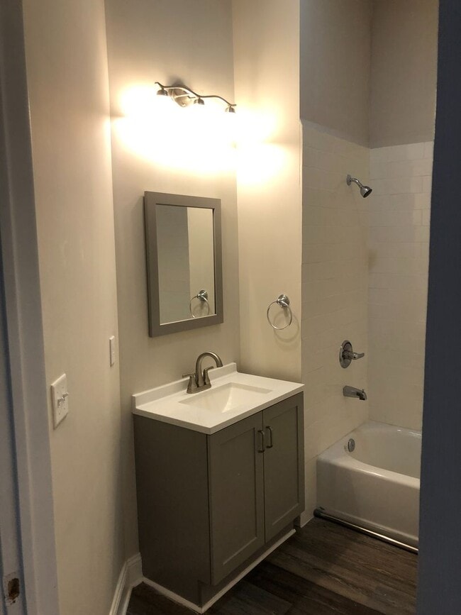 Building Photo - 132 S Beaver St