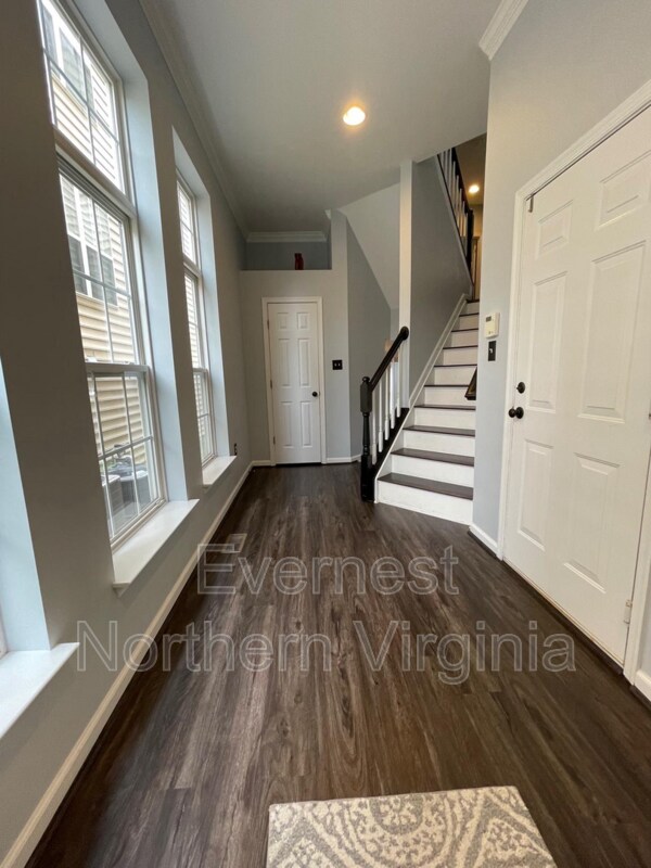 Building Photo - 8353 Middle Ruddings Dr