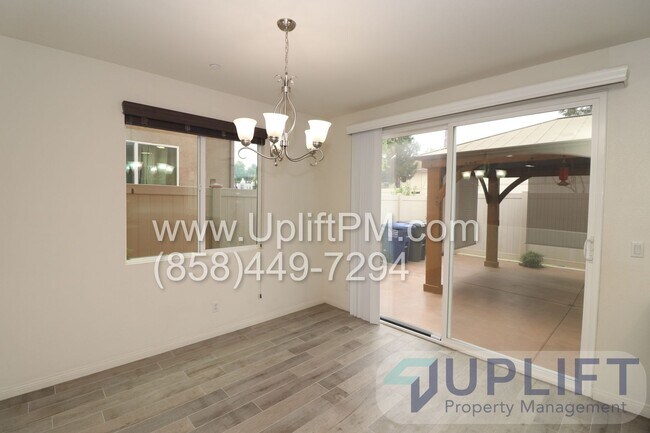 Foto del edificio - 3 Bedroom 2.5 Bathroom Townhouse in Ramona...