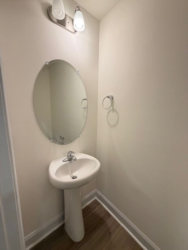 Foto del edificio - Mebane / Townhouse