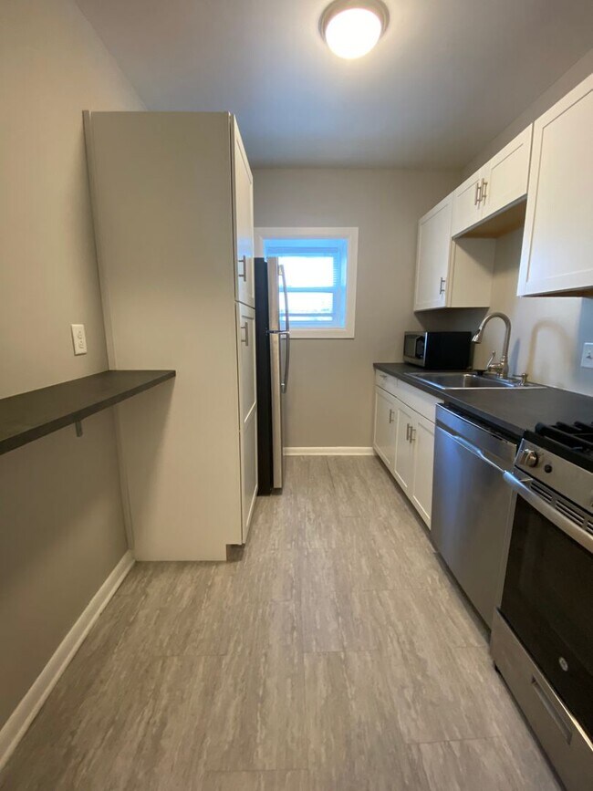 Foto del edificio - 757 E Warrington Ave