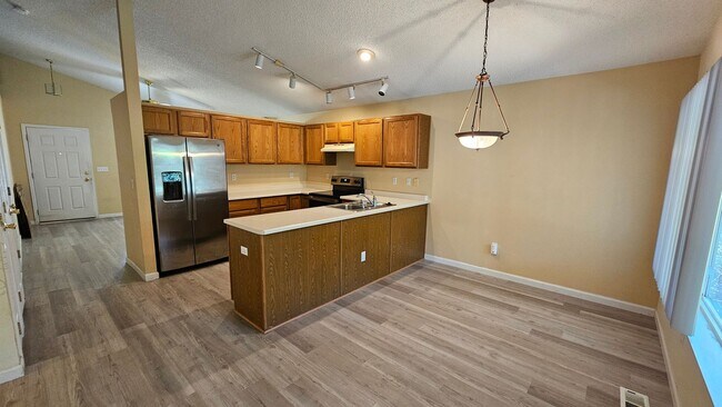Foto del edificio - Ranch home in quiet neighborhood
