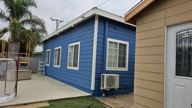 Building Photo - 11459 Broadmead St