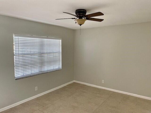 Building Photo - 4295 Oak Terrace Dr