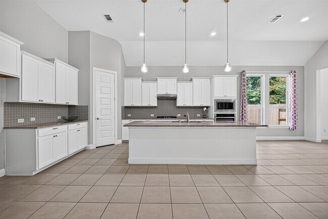 Foto del edificio - 13326 Lake Chesdin Rd