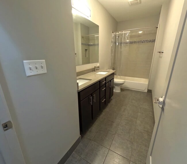 Foto del edificio - 1432 W 21st St