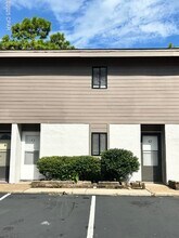 Building Photo - 6901 N Lagoon Dr