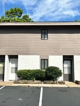 Building Photo - 6901 N Lagoon Dr
