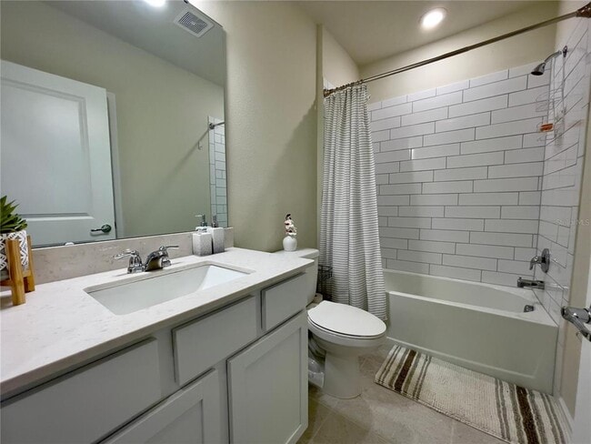 Foto del edificio - 2143 Charming Ave