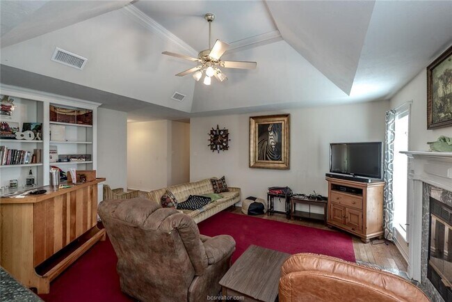 Building Photo - 506 Lansing Ct