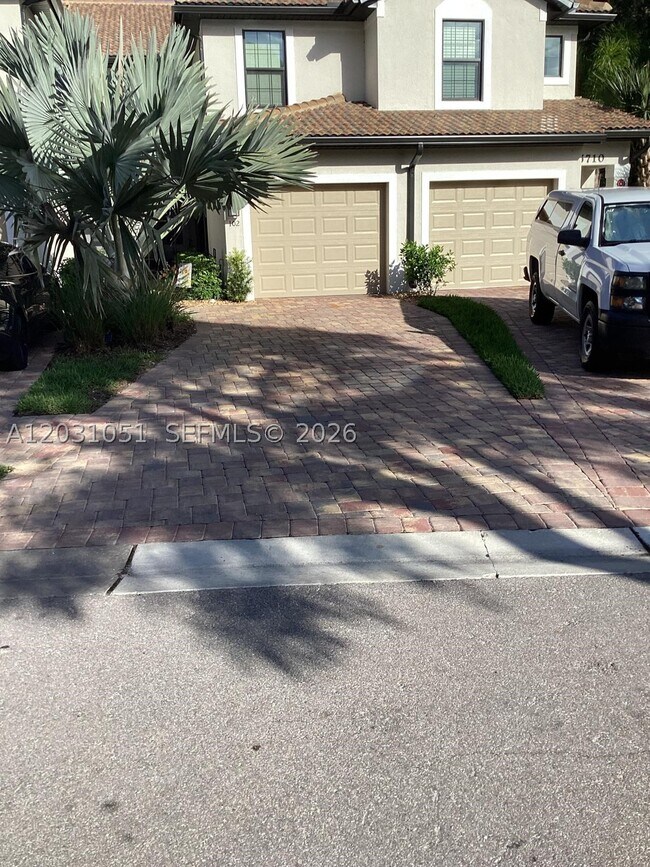 Foto del edificio - 5710 Mayflower Way