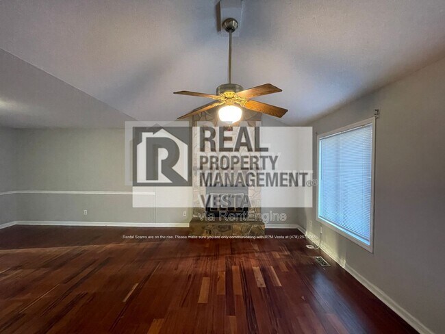 Foto del edificio - 307 Fox Tail Dr