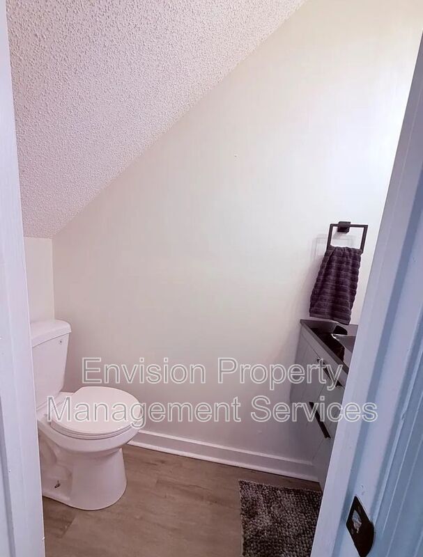 Foto del edificio - 702 Redland Dr