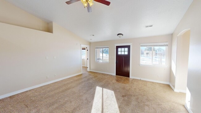 Building Photo - 963 Alpine Dr