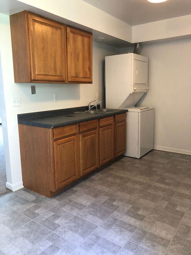 Foto del edificio - 726-730 Pioneer- 2 BR Apts in the south en...