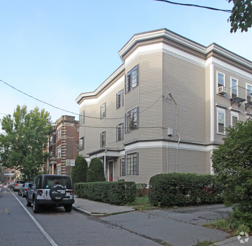 Primary Photo - 21 Ellery St