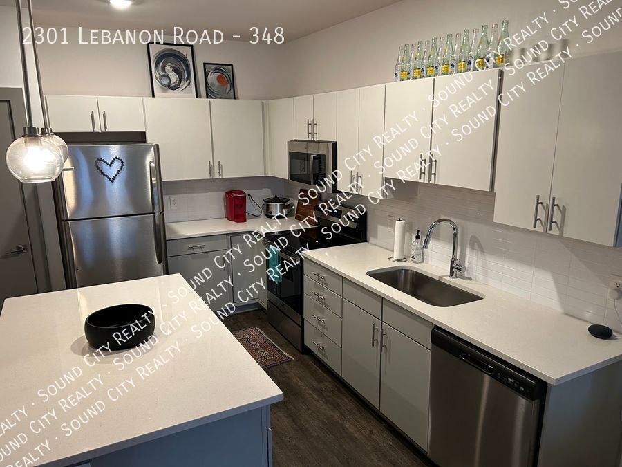 FULLY FURNISHED ALL UTILITIES INCLUDED 6... Apartment for Rent in