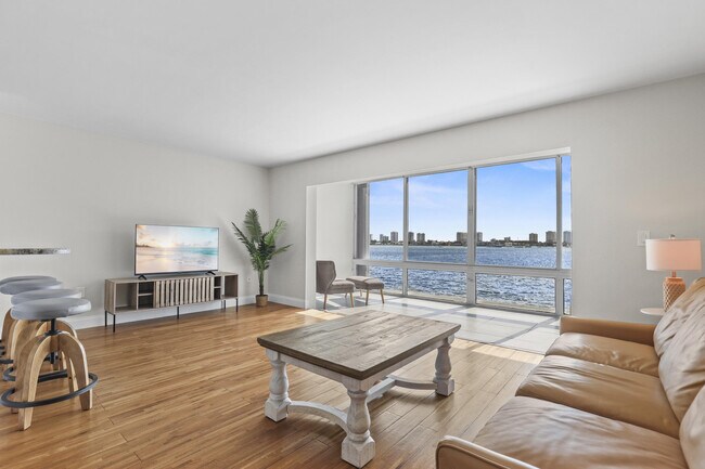 Foto del edificio - 2936 Lake Shore Dr