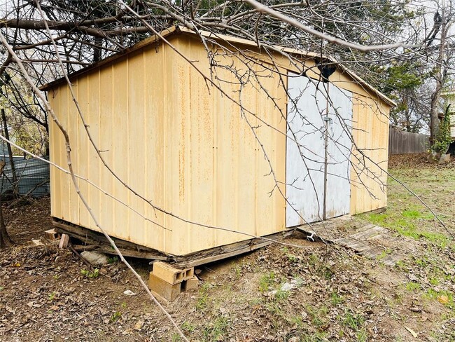 Foto del edificio - 1847 N Allen Ln