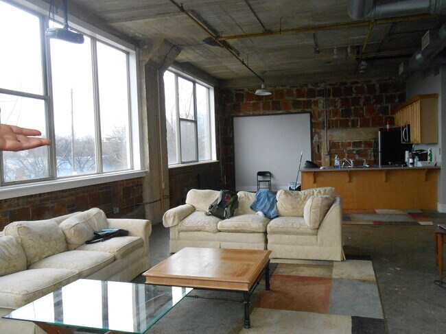 Building Photo - 505 Whitehall St SW