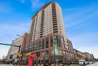 Building Photo - 807 Davis St