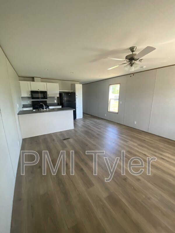 Foto del edificio - 123 Dogwood Dr