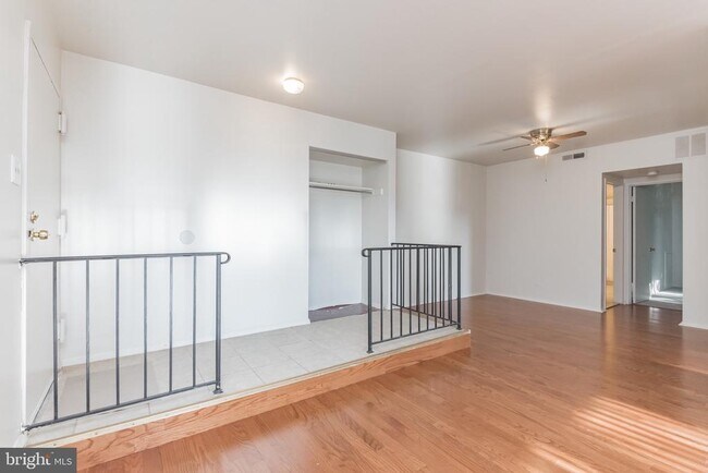 Building Photo - 12700 Veirs Mill Rd