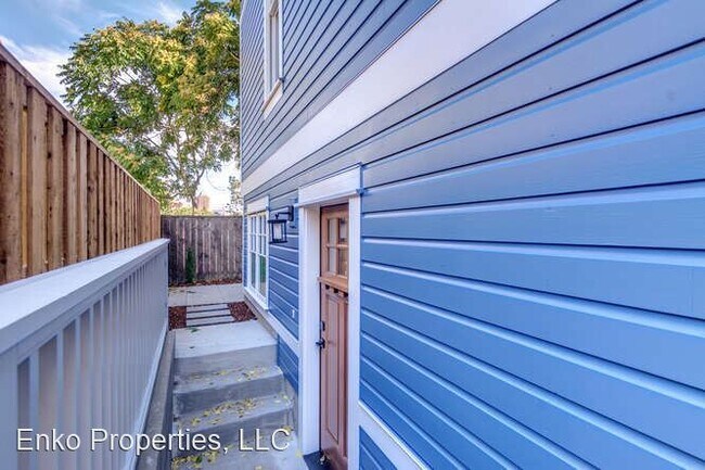 Building Photo - 1 br, 1 bath House - 21 SW Meade St Unit #B