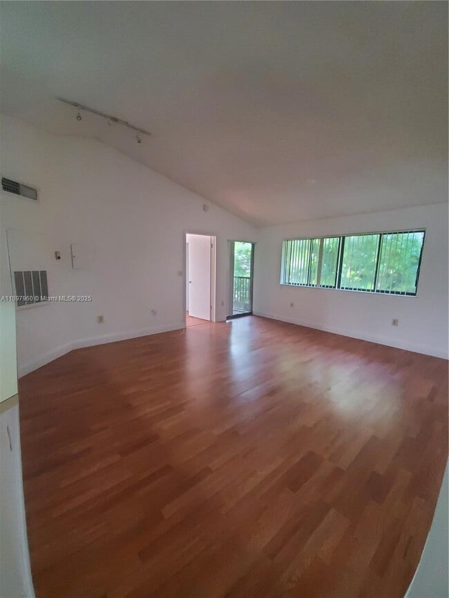 Foto del edificio - 2445 SW 18th Terrace