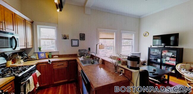 Building Photo - 358 Broadway