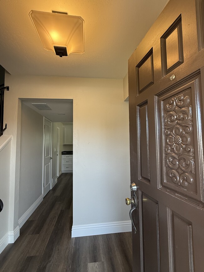Foto del edificio - 1681 Crescent Ave